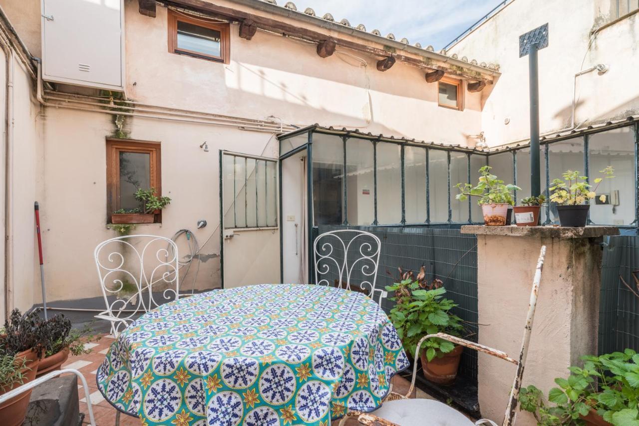 Cozy Wooden Apt In Piazza Navona Apartment Rome Exterior photo